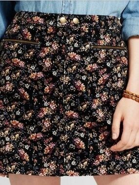 Mossimo Supply Co. Corduroy Black floral Zip Pocket skirt Sz 10 fall whimsigoth
